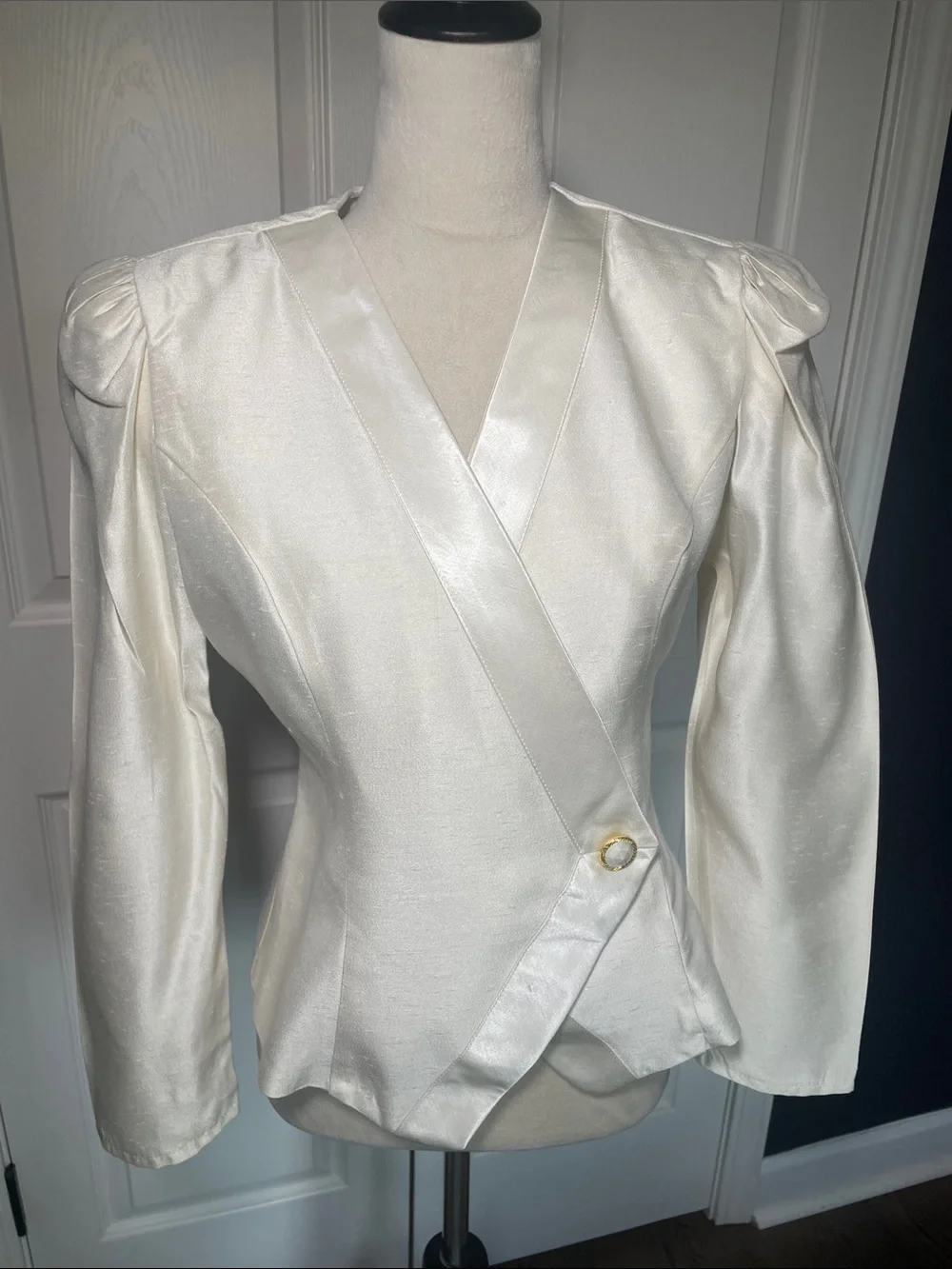 Vintage 80s Cream Satin Blazer Top Wrap Style Puff Sleeve Power Shoulder Sz S
